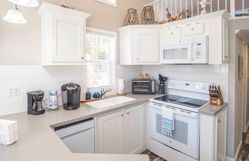 Key Largo Cottage | Kampground Paradise w/Kayaks, Heated Pool & Marina