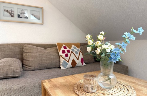 Duhnen Apartment | Kapitänshaus FeWo 4 - Friendly vacation apartment for up to 4 people in Strandn