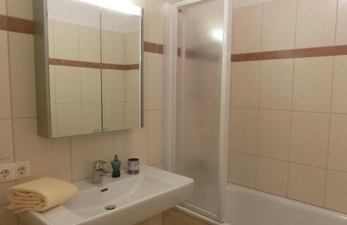 Bodensdorf Apartment | KARL Haus KMB Seeappartement am Ossiacher See mit direktem Seezugang, Hallenbad, Skizentrum Gerlitzen