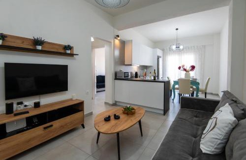Karlovassi Apartment | Karlovasi Comfy Retreat