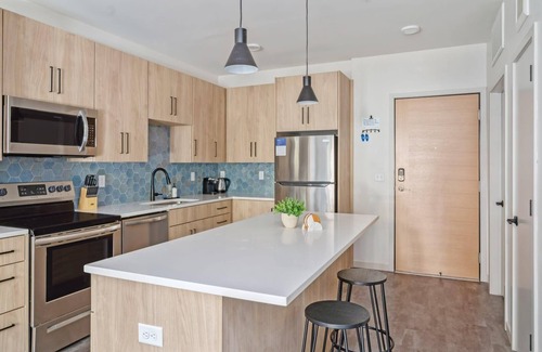 Harrison Apartment | Kasa | Enjoy Your Private Balcony, Bryn Mawr | Minneapolis