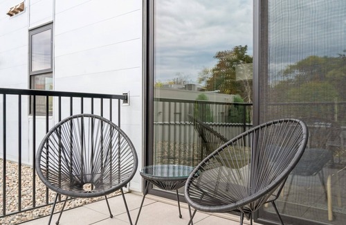 Harrison Apartment | Kasa | Enjoy Your Private Balcony, Bryn Mawr | Minneapolis