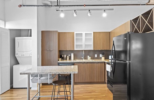 South Side Flats Apartment | Kasa | Studio, Marina in SouthSide | Pittsburgh
