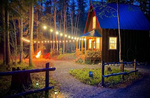 Sandpoint Ski Chalet | Kataluma Inn, Sandpoint, Idaho - Entire Cozy Cabin, Pet Friendly