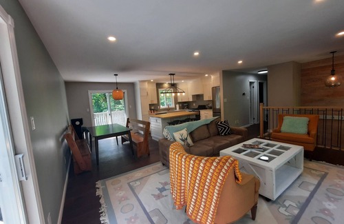 North Kawartha Cottage | Kawartha Forest Spa Cottage w/Hot Tub & Sauna