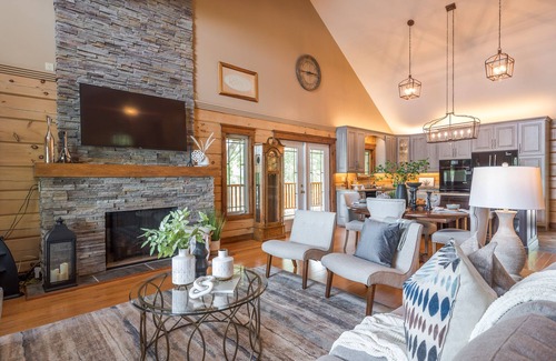 Trent Lakes Cottage | Kawartha Year Round Log Home! Direct Waterfront w/Sauna on the Snowmobile Trails