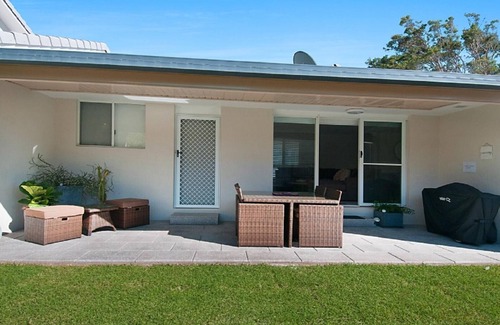 North Creek Villa | Kay's Hideaway - Stylish & New Fashioned with Wifi