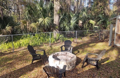 Crystal River House | Kayaker's & Bass Fishing Paradise! Dogs Welcome!