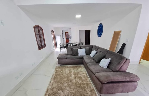 Centro House | KB Casa Agradável e Espaçosa em Ubatuba