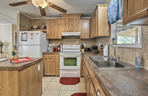 Salem House | Keaton Beach Escape w/Hot Tub < 2 Mi to Shore