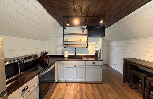 Town Hill Apartment | Keep it simple at this peaceful and centrally-located private haven.