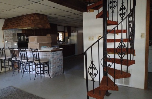 Sperry Cabin | Keep it simple at this peaceful and centrally-located cabin near the Mississippi