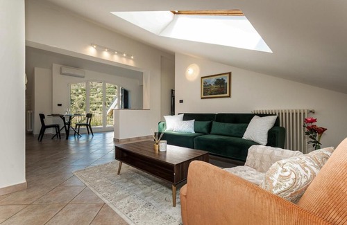 Vado Ligure Apartment | Kejani attic apt Scenic Views, Lux bath, Fast Wi-fi