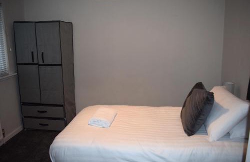 Larbert Apartment | Kelpies Serviced Apartments- Cromwell Apt