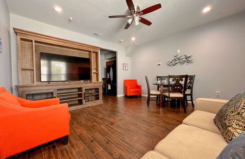 Clear Lake Shores Condo | Kemah Quarters Unit B