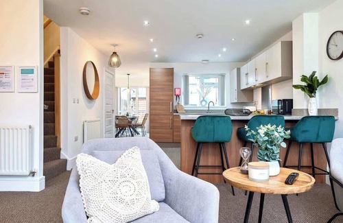 Stoke-on-Trent House | Kempthorne House Summ