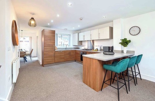 Stoke-on-Trent House | Kempthorne House Summ