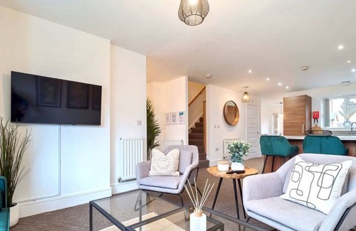 Stoke-on-Trent House | Kempthorne House Summ