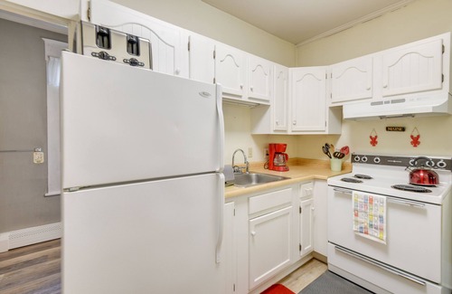 Kennebunk Apartment | Kennebunk Apartment w/Local Beach Access!