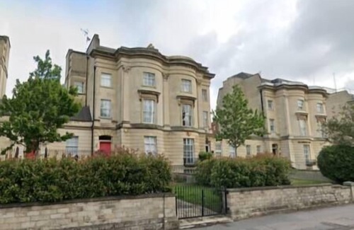Reading Apartment | Kensington Apartment, 3 Guests, Free Parking & Wi-Fi