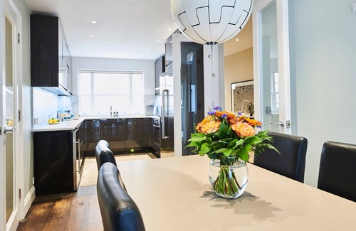 Campden House | KENSINGTON MEWS, LONDON - Chic and Modern 4 Bedroom, 3 Bathroom House