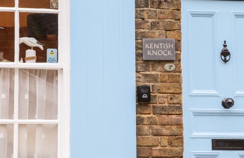 Deal House | KENTISH KNOCK, romantic, character holiday cottage in Deal