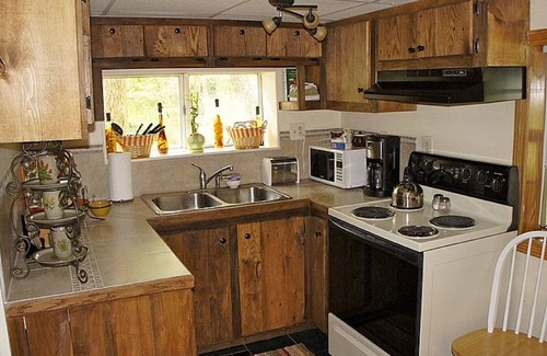 Lexington Cottage | Kentucky River Cottages ~ 1st Floor Suite ~ On The Bourbon Trail!