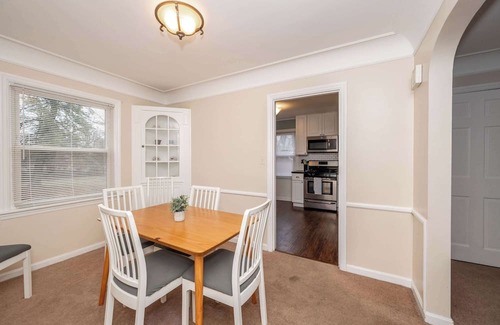 Roselawn Finance Condo | Kenwood Keys 2 – Stay for 6!