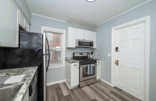 Silverton Condo | Kenwood Keys Suites – for 12!