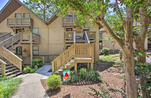 Salem Condo | Keowee Key Resort Condo w/Deck & Pool Access!