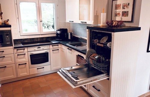 Penestin House | KerDesAmis: recently renovated; 300 m walk to the beach