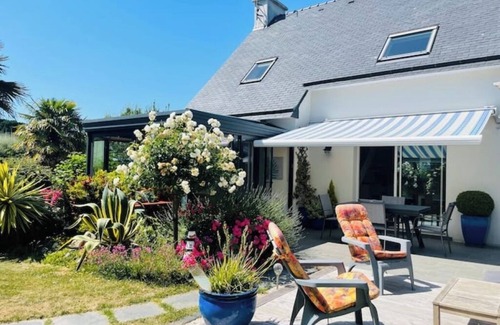 Tregunc Villa | "Kermarine" Beautiful house 450 m from the beach, canoe, bikes and much more!