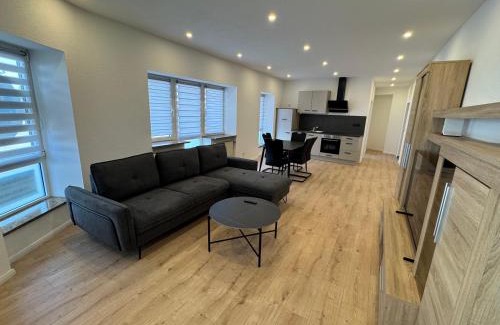 Schwalbach Apartment | Kernsanierte Monteurwohnung für 5 Personen