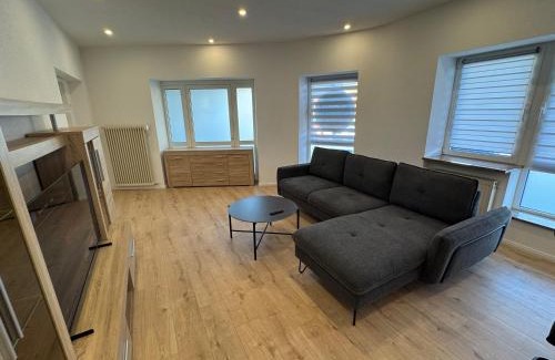 Schwalbach Apartment | Kernsanierte Monteurwohnung für 5 Personen