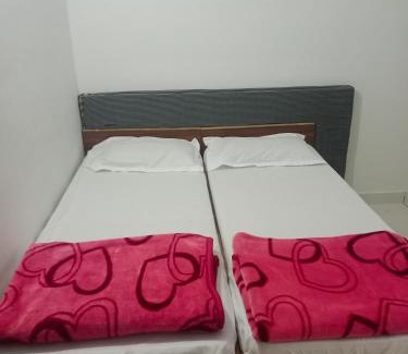 Dwarka House | Keshav homstey femeli room