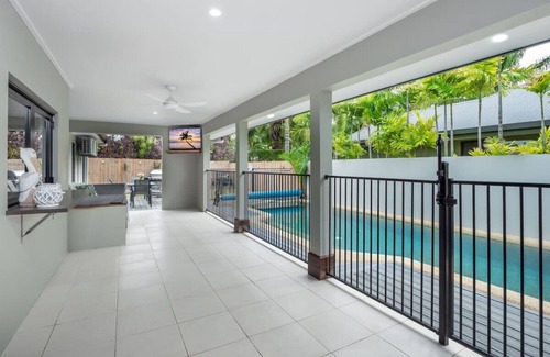 Kewarra Beach House | Kewarra Beach King Bed 4BR House; Pool, BBQ, Dog Friendly
