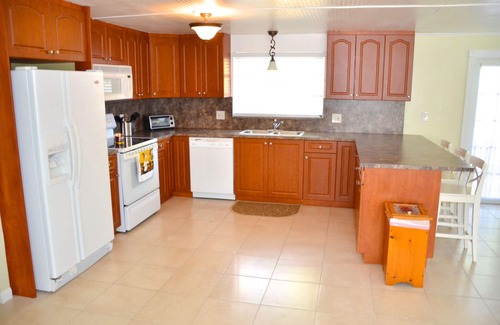 Key Largo House | Key Largo Home with Fenced Yard, Large Deck and Hot Tub