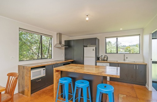 Whangapoua House | Key to Whangapoua - Whangapoua Holiday Home