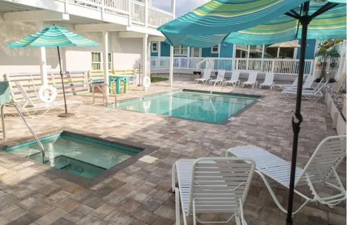 Dunedin Apartment | Key West Style Apartment - with pool/hot-tub