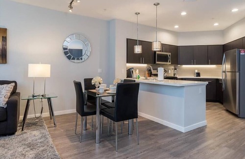 Menlo Park Apartment | Keyless Entry & Free Parking | Menlo Park | nr Transits