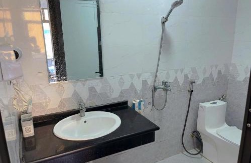 Mong Cai Hotel | Khách Sạn Trung Hậu