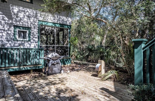 Cape Fear Station Cottage | Kick back and relax in our little slice of heaven, just moments away from East
