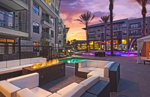 South Scottsdale Apartment | Kick Back & Relax In This Modern Rustic 2 Bedroom!