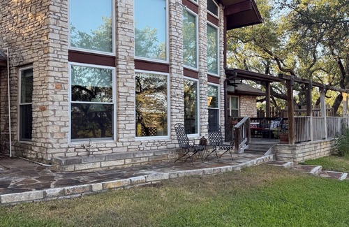 Dripping Springs House | Kid Friendly 4-bedroom house in Dripping Springs with bunk bed room and big yard