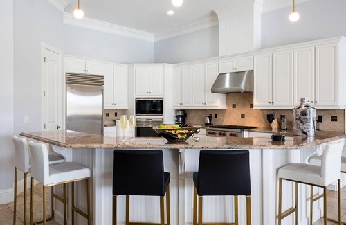 Bay Lake House | Kids own play area/Amazing themed bedrooms/Extra large pool/10 mins WDW/1 LEVEL