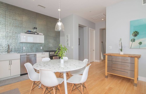 San Diego House | Kids paradise, FENCED JACUZZI/POOL,AC,strollers, cribs TOYS⭐️ONLY FAMILY