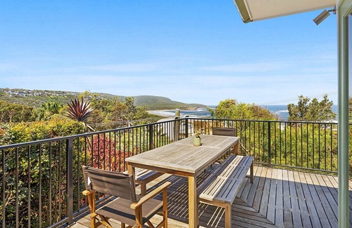Killcare House | 'Killcare Beach View' by Accom Holidays