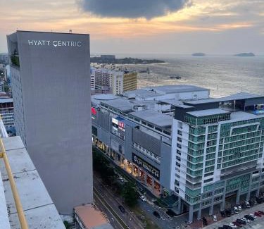 Downtown Kota Kinabalu Hotel | Kinabalu 6ty3 Homestay