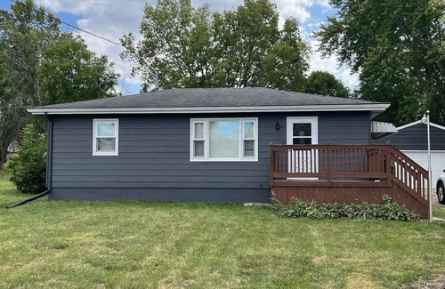 Lovington House | King & 2 Queen Beds, Centrally Located 15 Minutes from Anywhere in Des Moinesn