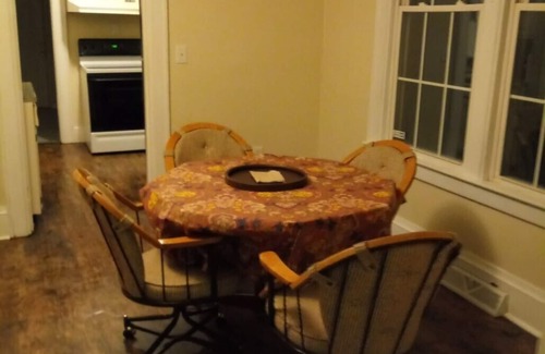 South Charleston House | King & 2 Queens 55” Smart TV cable Convenient